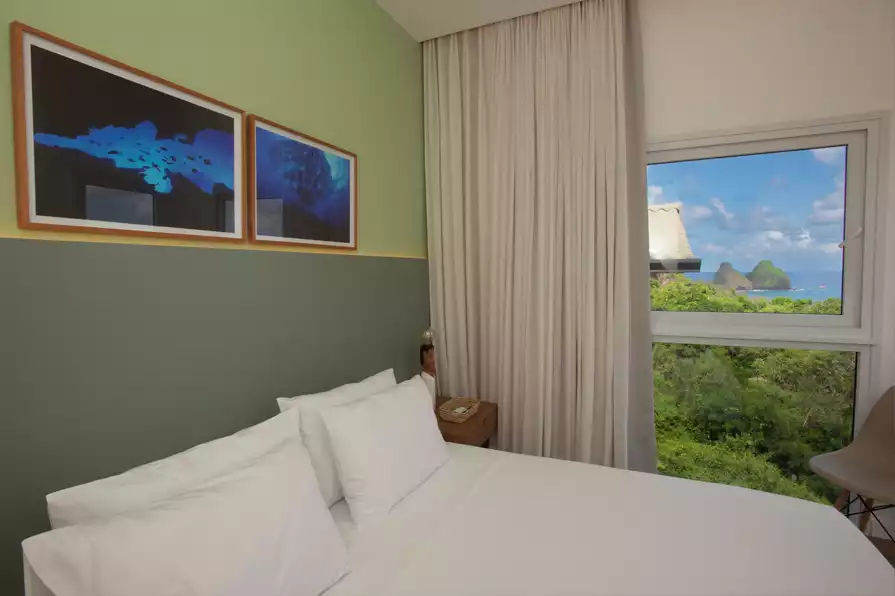 pousada-mar-em-mim-fernando-noronha-home-03-suite-deluxe-com-vista-pro-mar-quarto-04